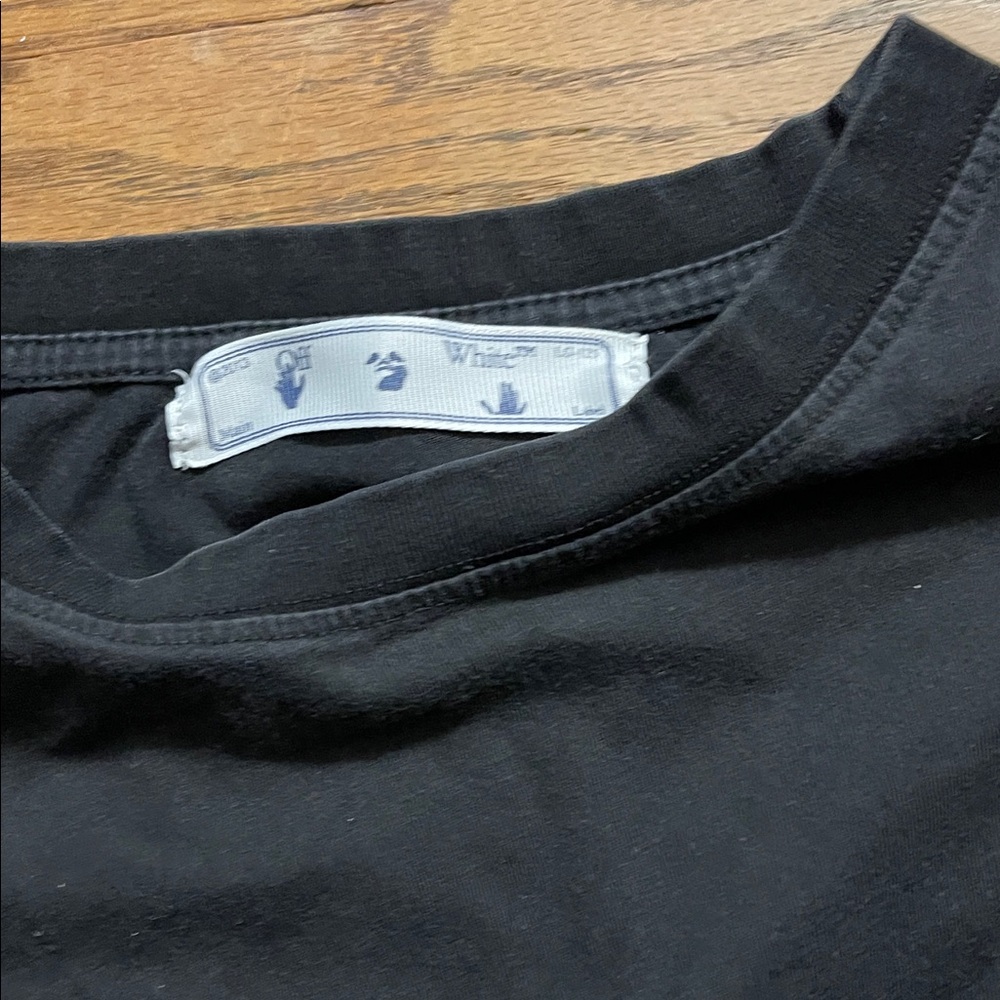 Off-White Graphic Black Tee - Picture 3 of 3